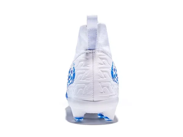 2425 Football shoes